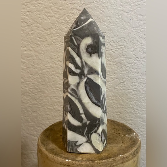 Shell Jasper Tower - Picture 3 of 4